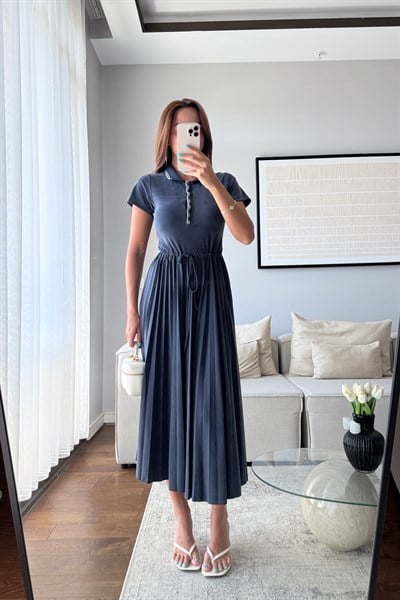 POLO YAKA BELİ LASTİKLİ PİLELİ ELBİSE