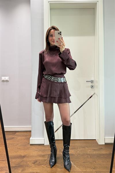 SATEN DİK YAKA BLUZ KEMERLİ ETEK TAKIM