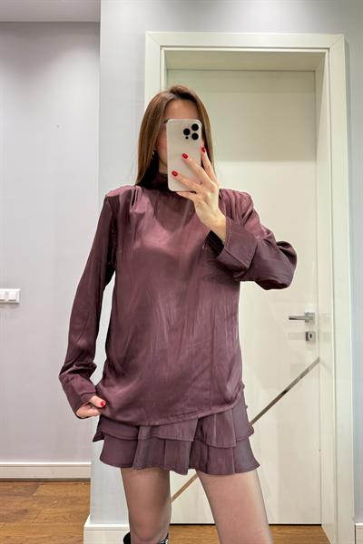 SATEN DİK YAKA BLUZ KEMERLİ ETEK TAKIM