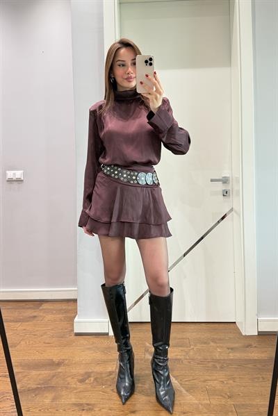 SATEN DİK YAKA BLUZ KEMERLİ ETEK TAKIM