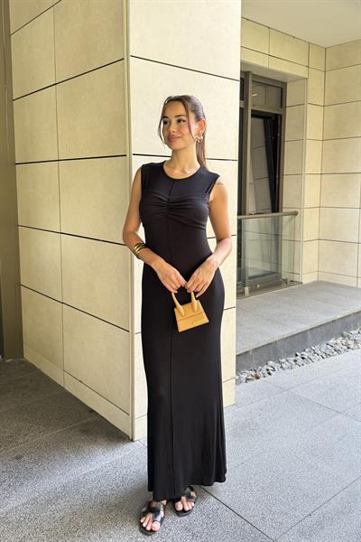 SİYAH TRİKO DETAYLI ELBİSE