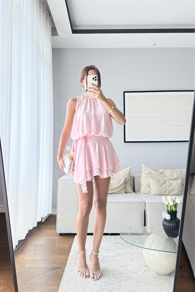 VOLANLI PEMBE ELBİSE