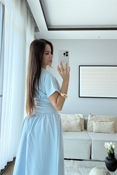 YIRTMAÇLI BELDEN OTURTMALI ELBİSE-MAVİ