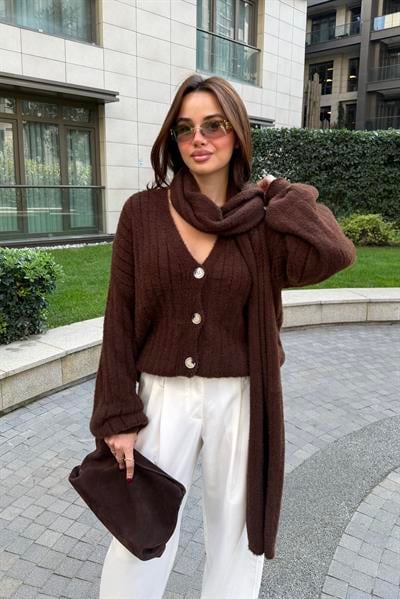 YUMUŞAK DOKULU ATKILI HIRKA-KAHVE
