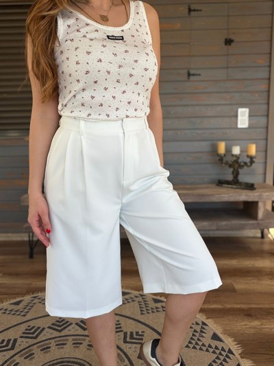 Aplike Nakışlı Bermuda Pantolon