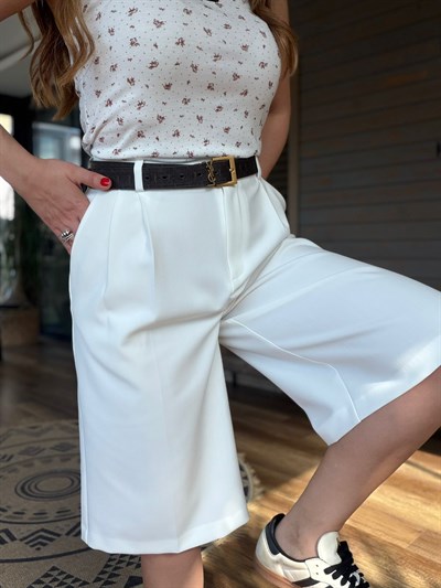 Aplike Nakışlı Bermuda Pantolon