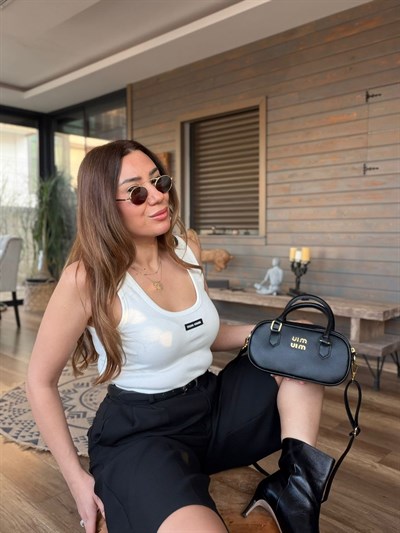 Aplike Nakışlı Bermuda Pantolon