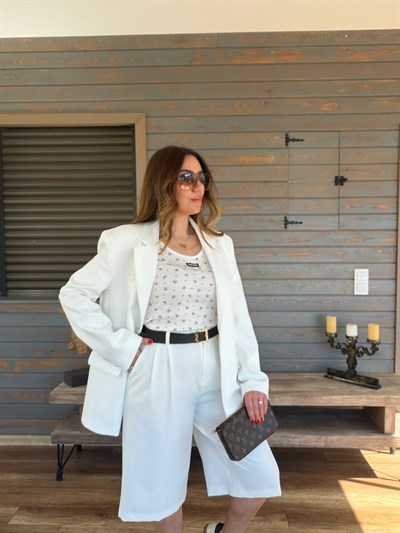 Aplike Nakışlı Bermuda Pantolon