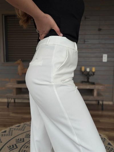 Aplike Nakışlı Yırtmaçlı Kumaş Pantolon