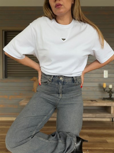 Arka Cep Metal Logo Detaylı Jean Pantolon