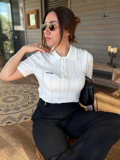 Desenli Yakalı Triko T-Shirt