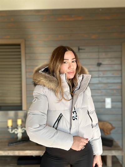 Kapşonu Kürklü Marka Logolu Şişme Mont