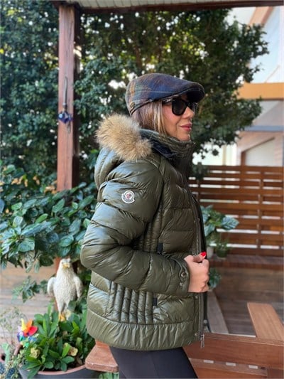 Klasik Marka Logolu Düğme Kapamalı Şişme Mont