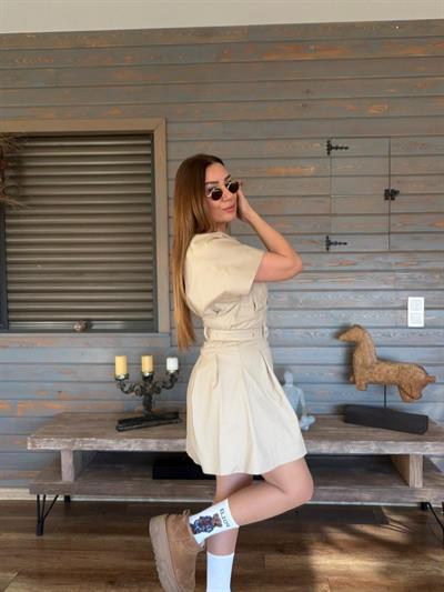 Kuşak Detaylı V Yaka Mini Elbise