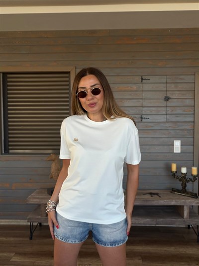 Metal Logolu Bisiklet Yaka T-Shirt