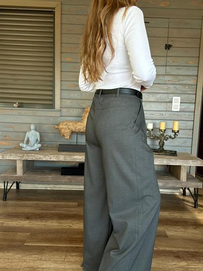 Metal Logolu Tek File Pantolon