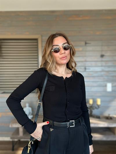 Nakış Logolu Düğmeli Kazak