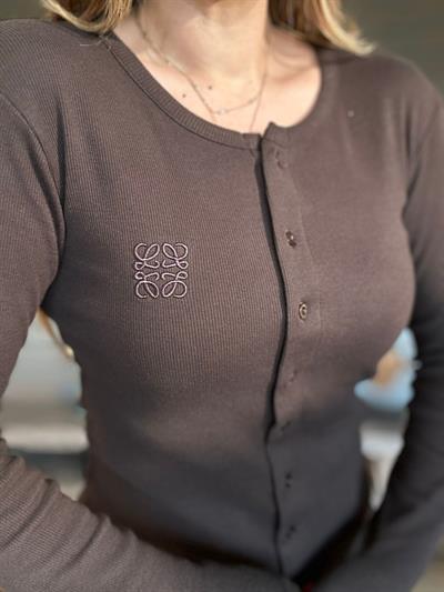 Nakış Logolu Düğmeli Kazak