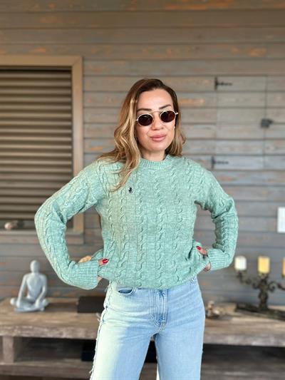 Nakış Logolu Örgü Detaylı Yün Kazak