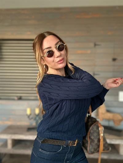 Nakış Logolu Örme Kazak