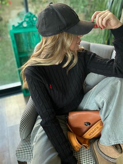 Nakış Logolu Örme Kazak