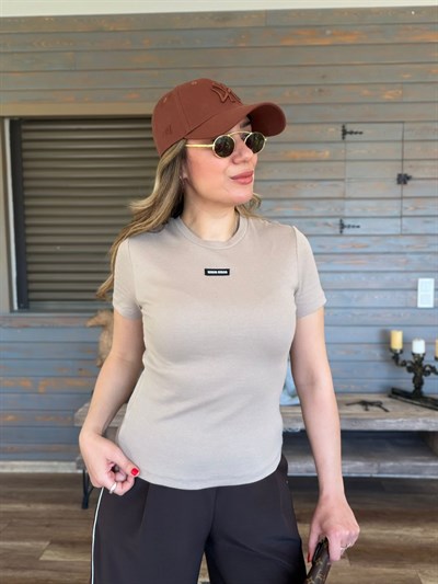 Ön Orta Armalı Basıc T-Shirt