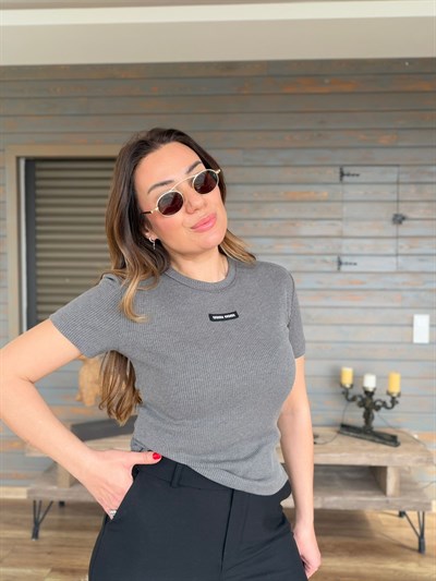 Ön Orta Armalı Bisiklet Yaka T-Shirt