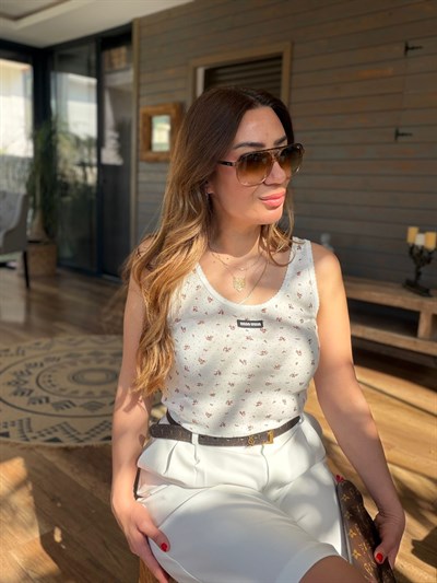 Önü Orta Armalı Çiçek Desenli Atlet