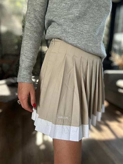 Pileli Nakışlı Kısa Etek