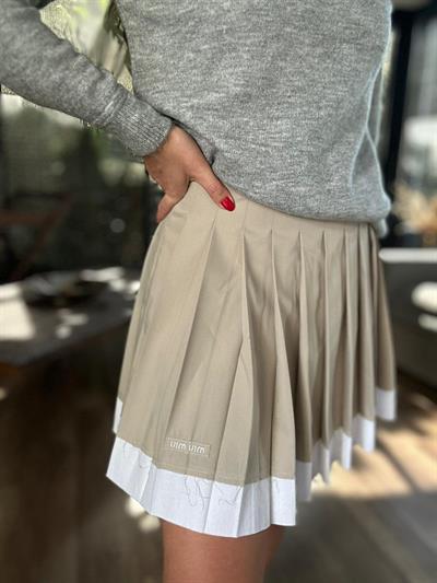 Pileli Nakışlı Kısa Etek