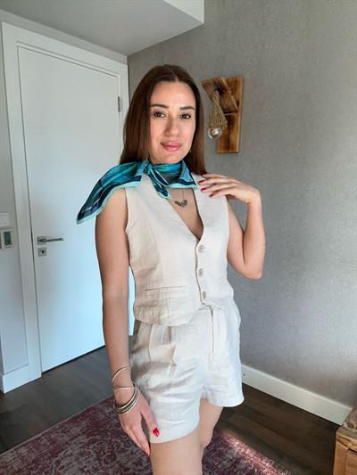 Şortlu Ceketli Keten Takım