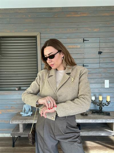 Yakalı Düğme Detaylı Blazer Ceket