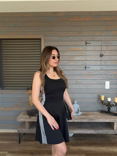 Yanları Şerit Detaylı Askılı Elbise
