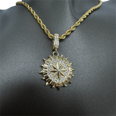 Norda – Çelik Koleksiyon Burgu Zincirli 3 cm Pusula Figürlü Gold Kolye