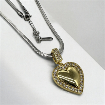 Amora – VIP Koleksiyon Gümüş Renkli İtalyan Zincirli 4 cm Gold Kalp Figürlü Kolye