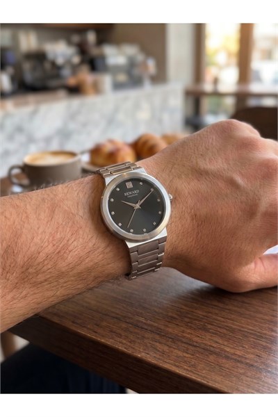 Excellent Erkek Kol Saati 41 mm Siyah Kadran Gümüş Çelik Kordon İnce Kasa 5 ATM