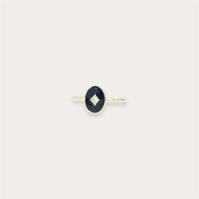 Solea Black – VIP Koleksiyon 14K Altın Renginde Ayarlanabilir Siyah Oval Form Zirkon Detaylı Yüzük