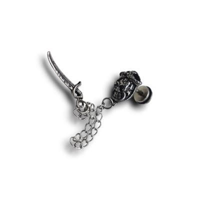 Rogue Blade – Zincirli Korsan Figürlü Sallantılı Vidalı Erkek Küpe