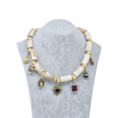 Terra – VIP Koleksiyon Doğal Taş Formlu Charm Detaylı Kolye