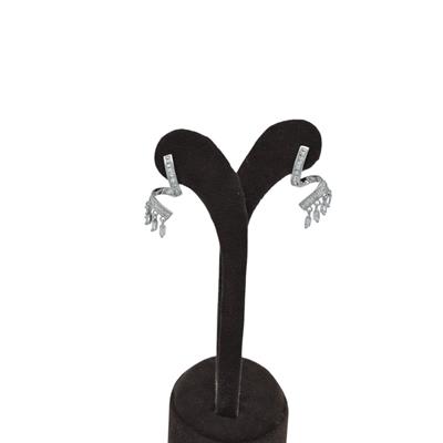 Valoria – Çelik Koleksiyon Gümüş Renkli Spiral Formlu Taş Detaylı Küpe