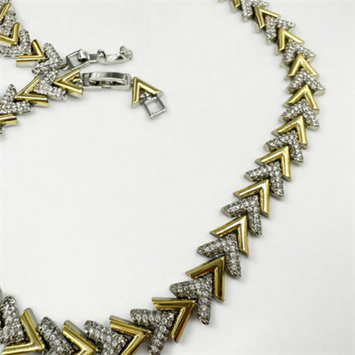 Vetra – VIP Koleksiyon Gold ve Gümüş Renkli Zirkon Taşlı V Form Kolye