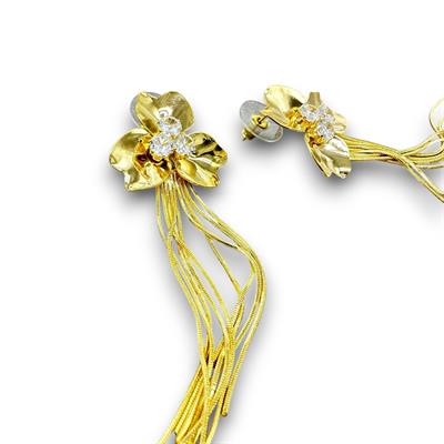 Orlina – VIP Koleksiyon 14K Altın Renginde Çiçek Formlu Zincir Püsküllü İğneli Küpe