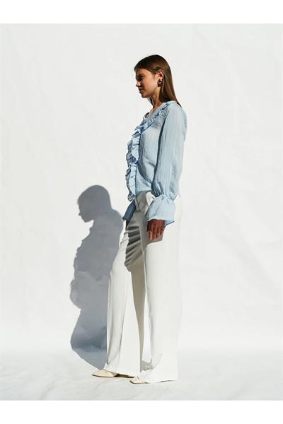 Mavi Önü Fırfır ve Bağcık Detaylı Gömlek
