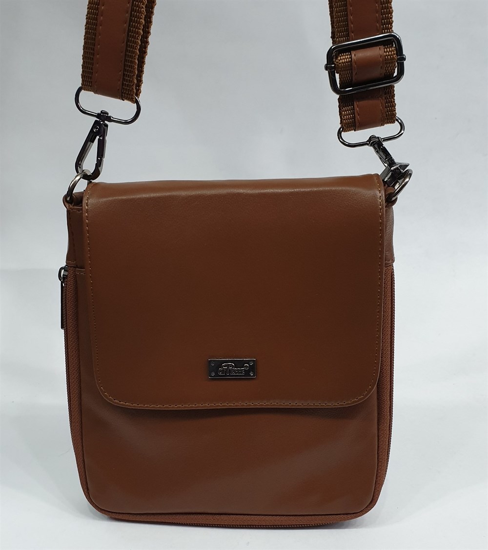 Küçük Boy Kapaklı Deri El Çantası