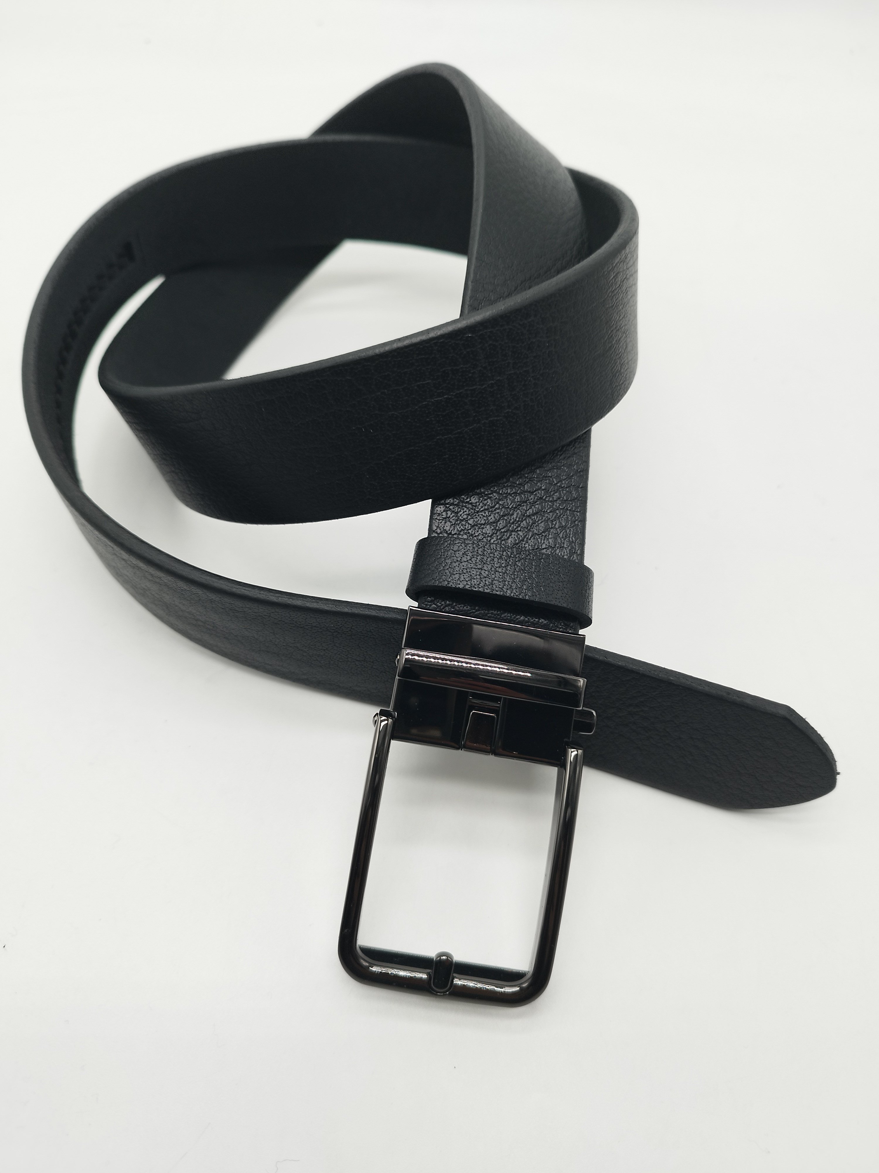 Siyah Tokalı Modern Tasarımlı Raylı Deri Kemer