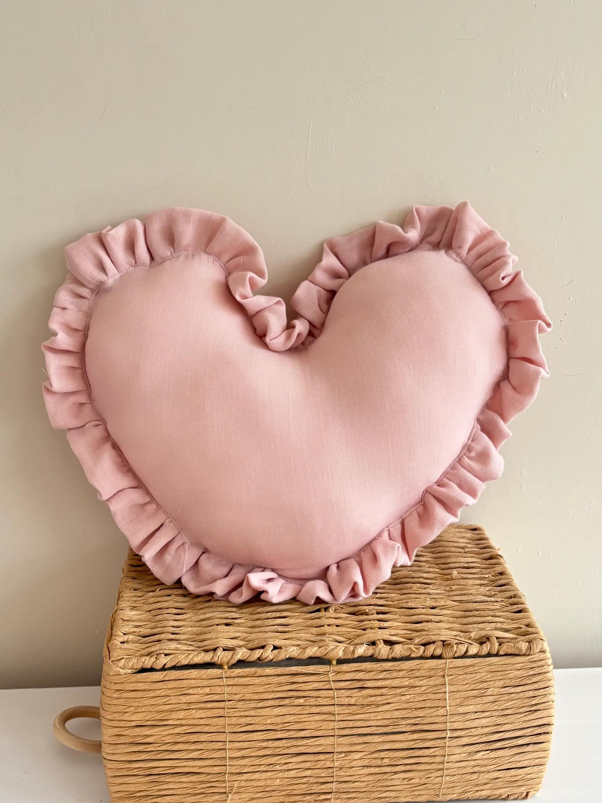 PEMBE KALP YASTIK