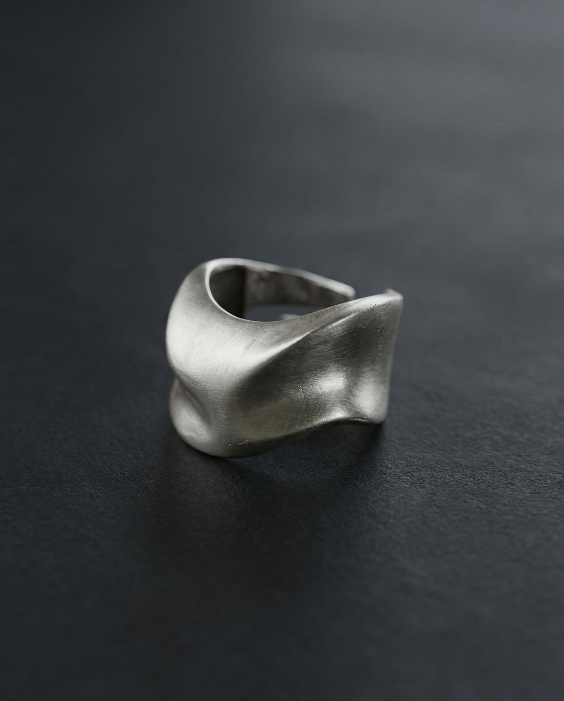 Flow Ring – Akış Formlu Unisex Minimal Yüzük