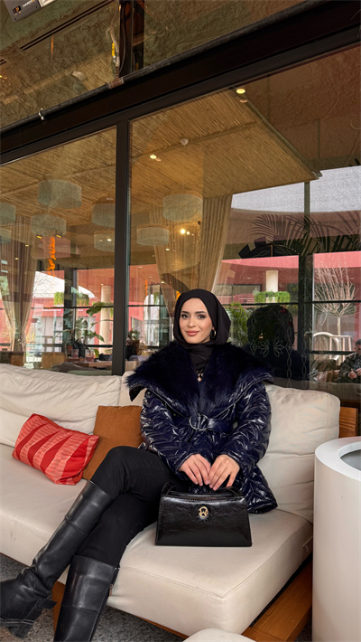 Yakası Kürklü Parlak Mont | Lacivert