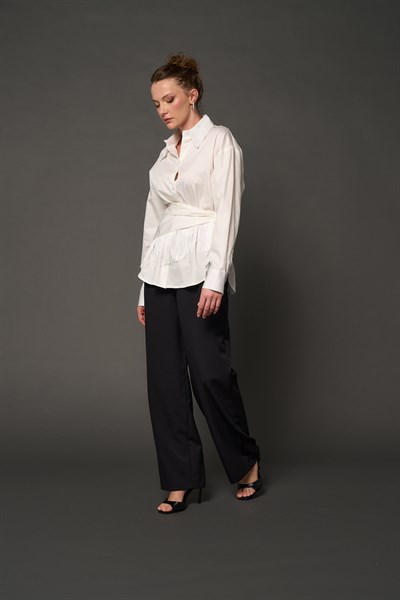 Kadın Beyaz Şal Detaylı Gömlek