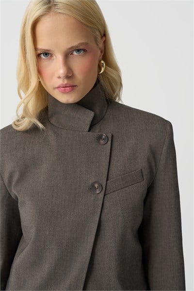 Kadın Kahverengi Dik Yaka Düğmeli Oversize Blazer